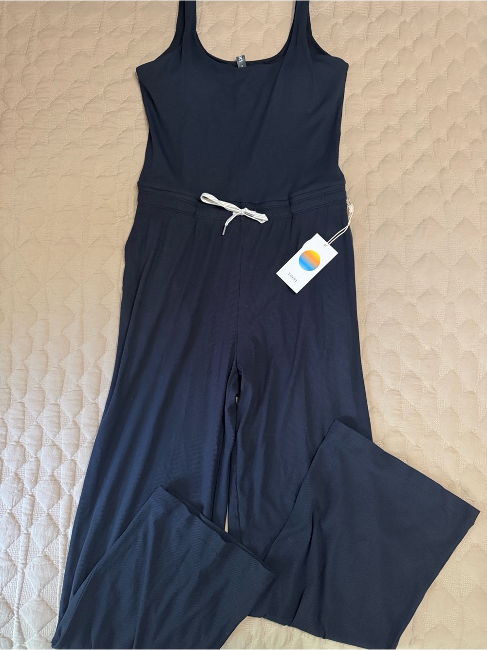 Vuori Pose Scoop Jumpsuit Black Medium NWT - Picture 4 of 11